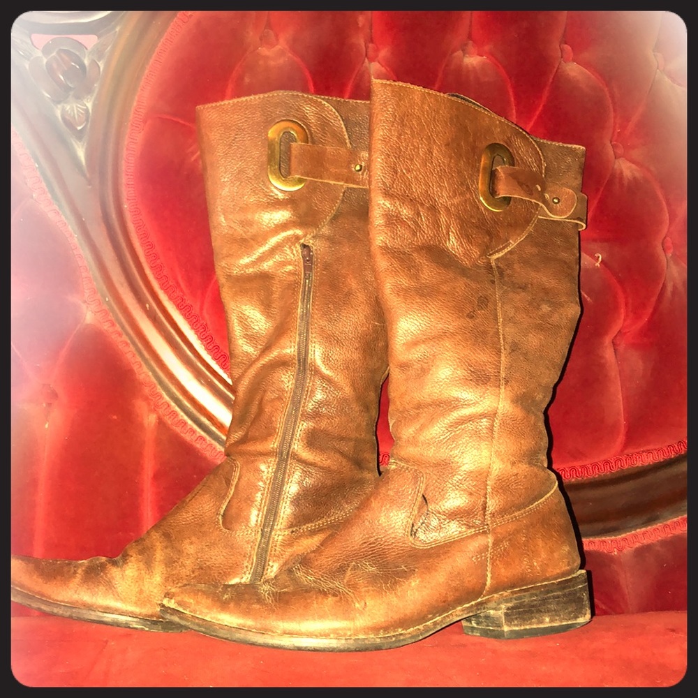 Beautiful Distressed leather mid-calf boots